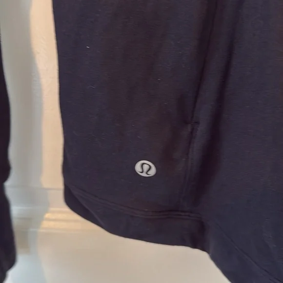 Lululemon Women’s Rulu Long Sleeve shirt Size 8 Black - Picture 8 of 9